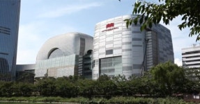 제2롯데월드 저층부 금속 물질 추락