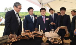 [포토]신원섭 산림청장, 용인 나무누리 축제 참석