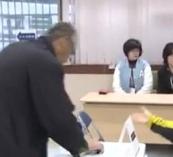 출구조사 결과 새누리 과반 실패·더민주 수도권 압승, 문재인 청신호…김무성 입원…박근혜 국정차질
