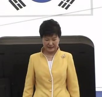 윤상현·김성회 의원 녹취록 공천개입 논란에 우병우 청와대 민정수석 의혹까지, 최측근 잡음에 박근혜 결단은?