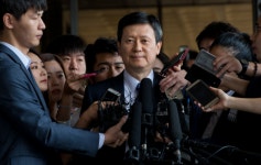 신동주, 아버지 신격호 롯데제과·칠성 주식 압류통보