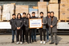[에코톡톡] 티몬, 동물자유연대에 반려동물 용품 기부