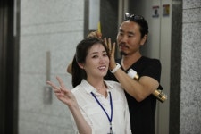 최정원, 촬영막간에도 환한웃음 장전!