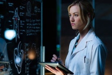 프랑켄슈타인, 슈퍼히어로를 사로잡는 금발의 연인 이본느 스트라호브스키!