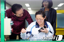 신우웰일산직업능력개발원점 | 일산직업능력개발원 격려방문한 이명박 대통령