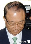 고개 떨군 'MB 멘토'