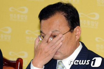생각 많은 이해찬 상임고문