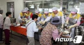 [사진]경남교육청, 고영진 교육감 무료급식 봉사활동 전개