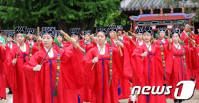 대성전에서 열린 춘기 석전대제 문무
