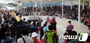 엑스포 거리공연 인파