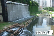 울산 여천천 벽천분수, &apos;프러포즈 명소&apos;로 뜬다