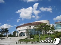 경남 함안 문화예술회관 입장권 구하기 '별따기'