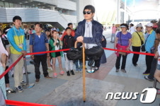 [여수엑스포사진]공중부양 마술 신기하네