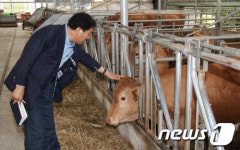 이재오의원 언양 축산농가 방문