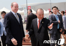 여수 찾은 알베르 2세 모나코 국왕