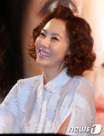 환한 미소의 탤런트 김남주