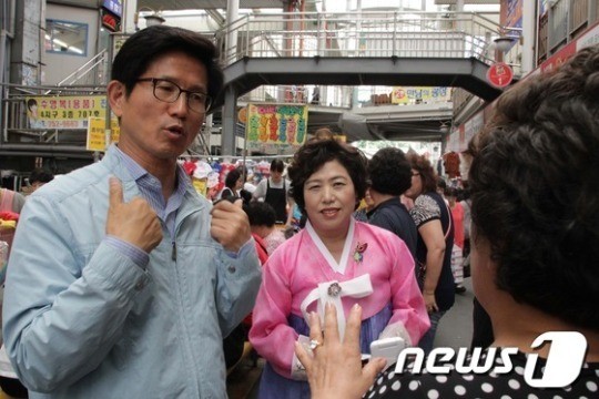김문수 장관, 대구 방문 중 국민 우선 태도 강조하며 지지율에 대응