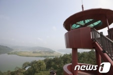 나주 동강 전망대서 한반도 지형 감상하세요