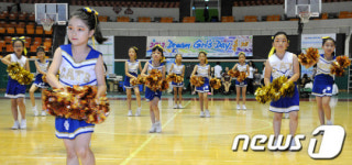 깜찍한 치어리딩댄스