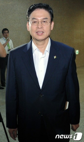 '경선룰 논의' 최고위원회의 참석하는 정우택