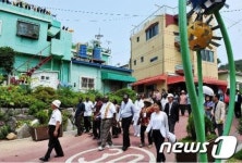 부산 감천문화마을,외국인 관광객에도 인기 몰이