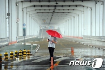 '잠수교 통제' 발길 돌리는 시민