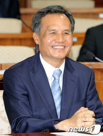 김병화 대법관 후보자의 미소
