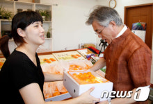 감귤농장 찾은 문재인 상임고문