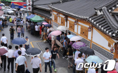 초복 삼계탕 &apos;문전성시&apos;