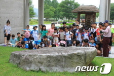[사진]함안문화원, 문암초등생 초청 문화유적지 답사