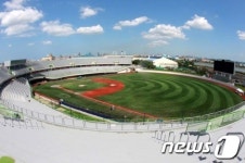 [사진] 모습 드러낸 포항야구장