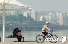 한강수변 환경…주차·운동공간 늘고 생태친화적 제방 향상