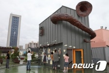 자전거 타고 광주 마실 돌까요…비엔날레 광주 곳곳 전시장