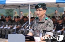 추념사하는 육군 25사단장