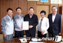 [사진] 모두원건설, 영광군에 나눔의 쌀 기탁