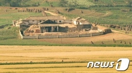농삿일 분주한 北 주민들