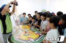 김해 석봉초교, 그린 윙 녹색성장 이동체험관 운영