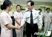 경찰병원 방문한 김기용 경찰청장