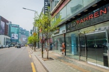중가 남성복 유통 아울렛으로 선회