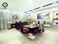 핸드백업계 플래그십 스토어 열풍