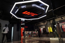 신한코리아, UFC 플래그십 속속 오픈