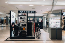 오클리, 롯데백화점 잠실점에 매장 오픈