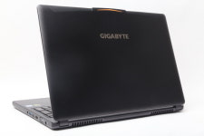 기가바이트 판타소스 P35X v7, 휴대성 좋은 15.6인치 게이밍 노트북