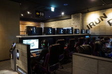 AllLook 모니터와 즐기는 게임 라이프 대전 아이언 PC방