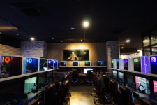 AllLook 모니터와 즐기는 게임 라이프 대전 아이언 PC방