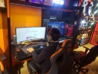 래안텍, 이마트 일렉트로마트 죽전점에 게이밍 모니터 전시