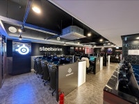 스틸시리즈, T1과 콜라보한 스틸시리즈 브랜딩 PC방 오픈