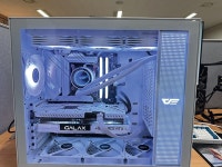 PC도 예뻐야 한다! 화이트 감성 충만한 조립 PC 만들기