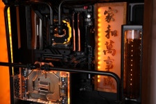 한옥의 아름다움을 재현한 커스텀 수랭 PC, 몬스타기어 패밀리