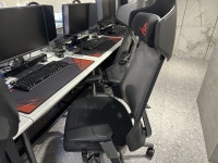 [현장취재] ASUS ROG 게이밍 기어로 도배한 PC방이 있다? 레벨업 인피니티 PC방